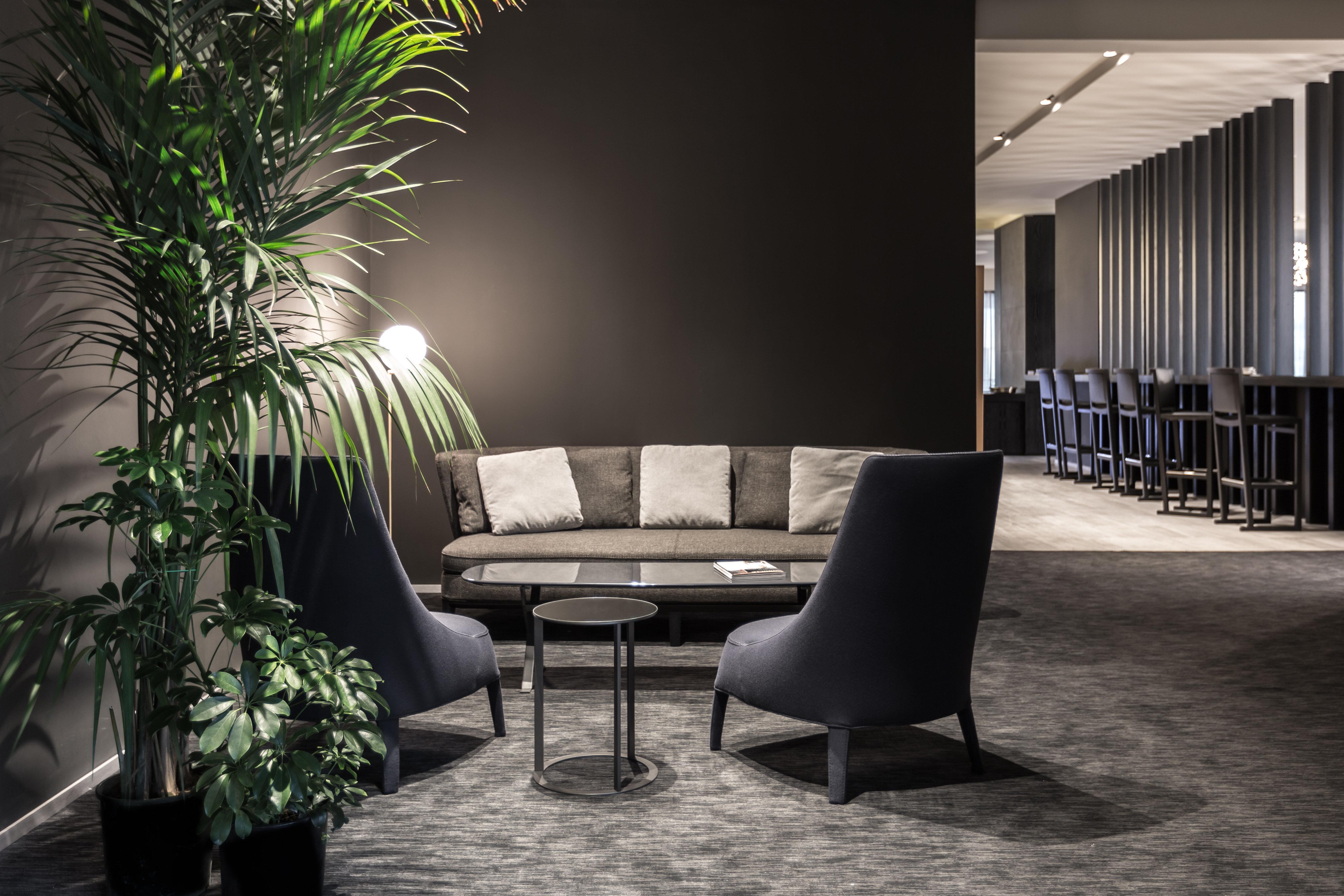 Intercontinental Malta By Ihg Hotel Saint Julian's Bagian luar foto The lounge at the airport