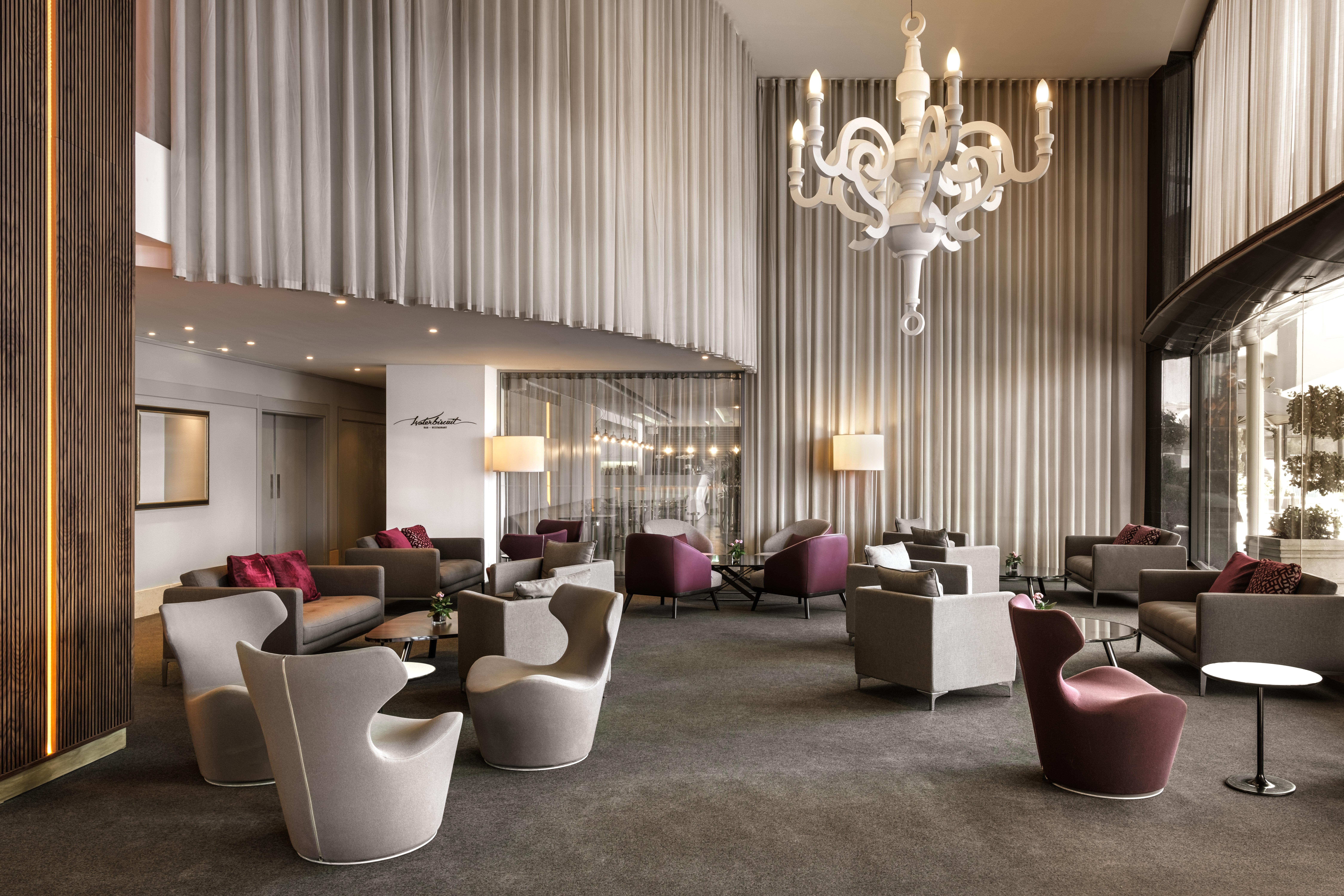 Intercontinental Malta By Ihg Hotel Saint Julian's Bagian luar foto The lobby of the hotel