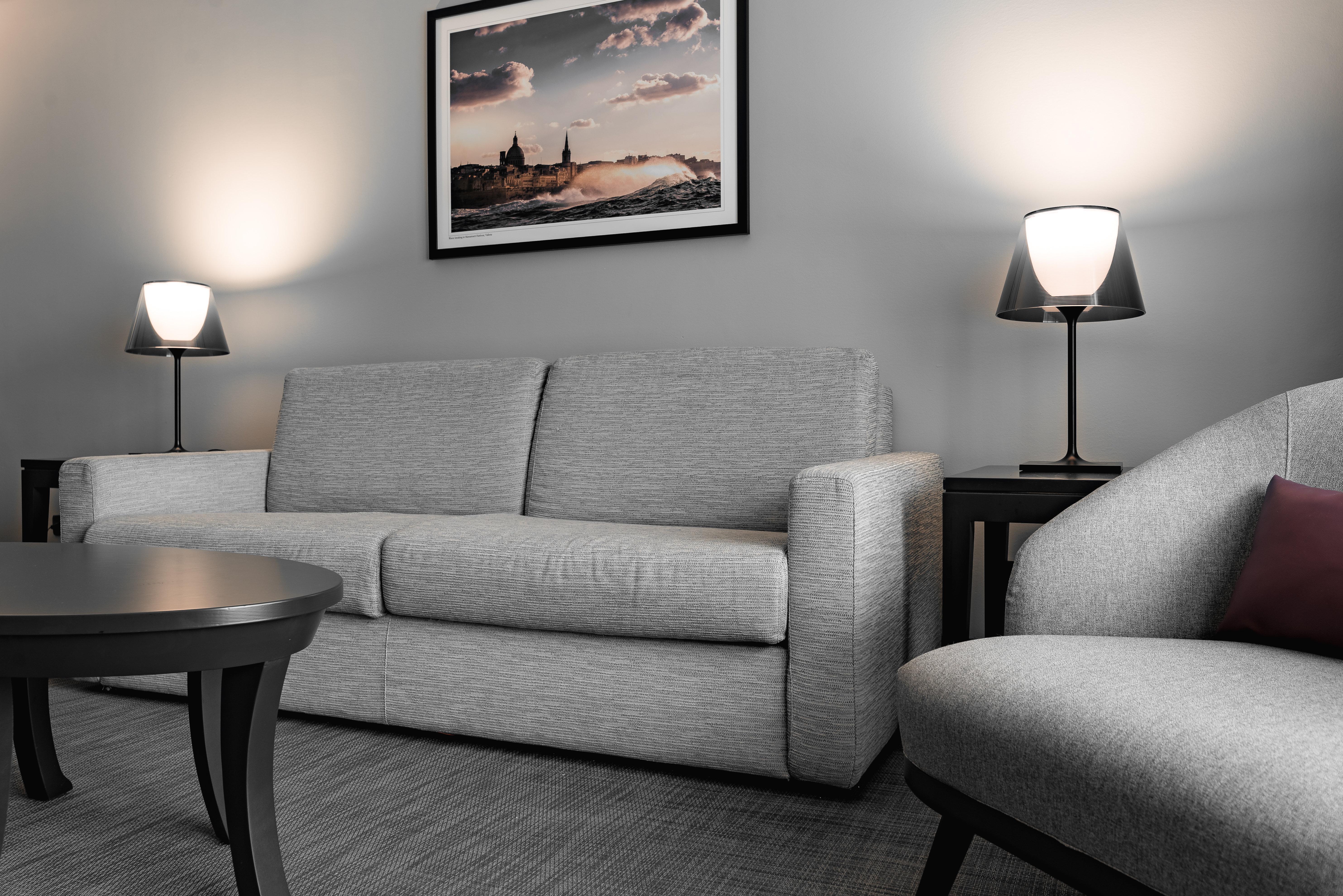 Intercontinental Malta By Ihg Hotel Saint Julian's Bagian luar foto A room with a sofa